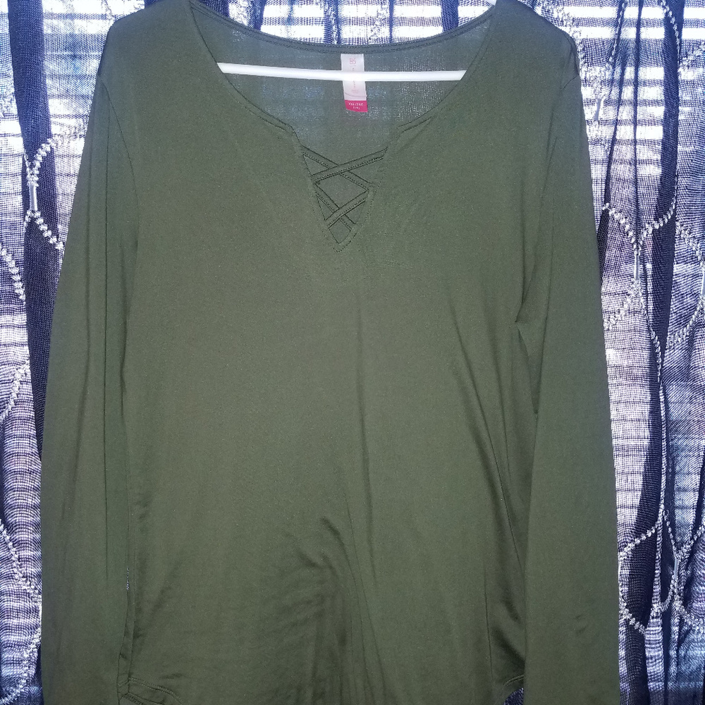 Criss cross long sleeved top XXL